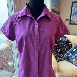 Columbia Omni-Shade Button Down short sleeve PFG button shirt in Purple. Size L